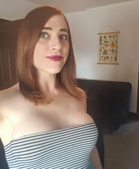 jordanelizabeth hot star pics