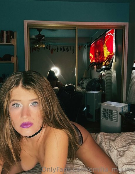 emilia muunn pornstar exclusive pictures