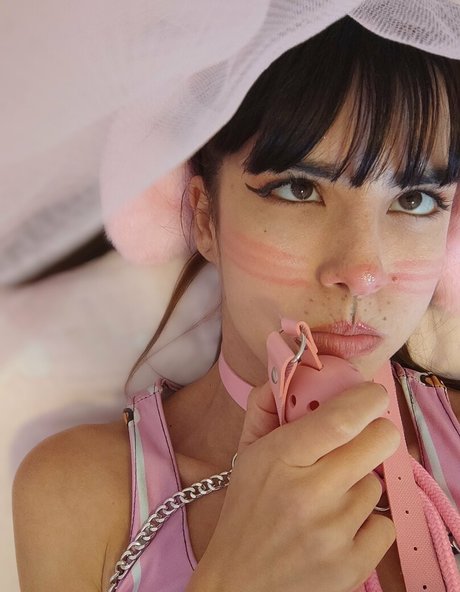 lenidoll erotic actress picture