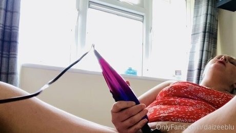 daizeeblu star adult pictures