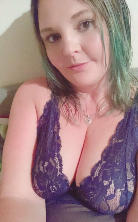 eating onlyfans sexy nude photos
