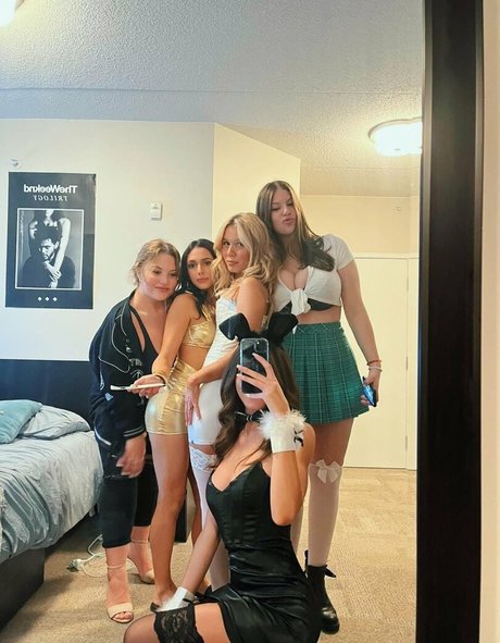 Alana Z pornstar sexy galleries