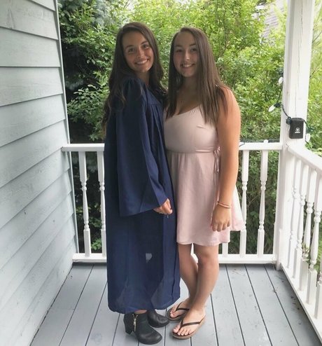 Lexi Thomas model sexy img