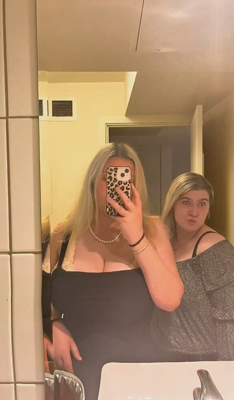 Emily J nude star photo