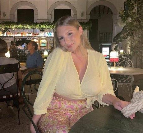 Stina model exclusive photos