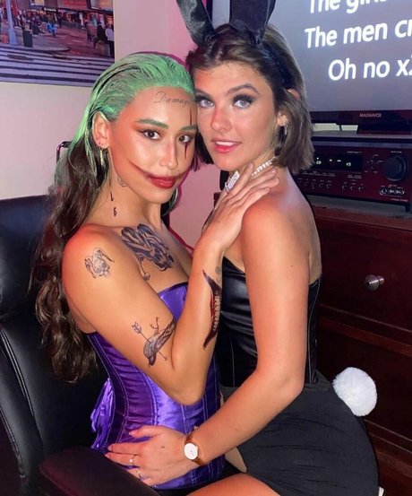 Schlenker Sisters porn star galleries