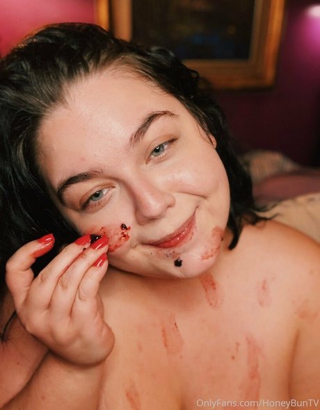 honeybuntv beautiful pornstar image