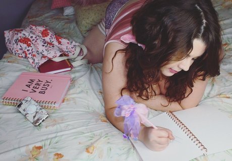 honeybuntv actress galleries