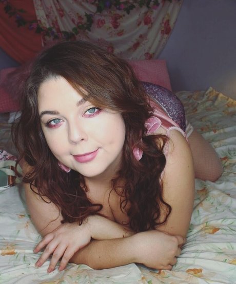 busty brunette onlyfans sexy img