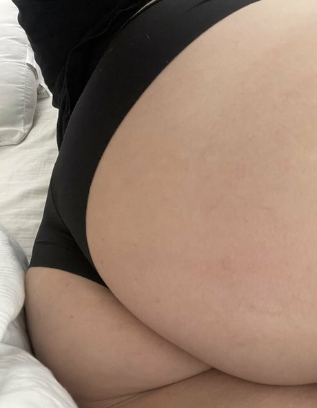 madibaileyx nude model pic