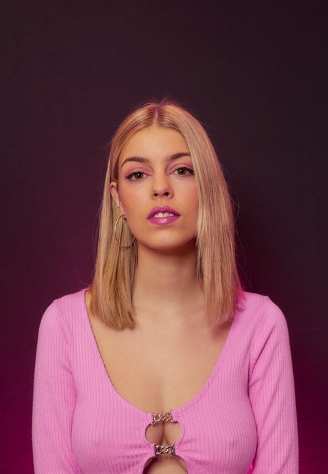 Nerea Rodriguez model top image