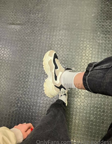 YoungGoddess model hd pic