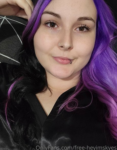 free heyimskyes beautiful model pic