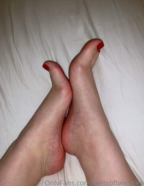 feetsoftwenties hot model pictures