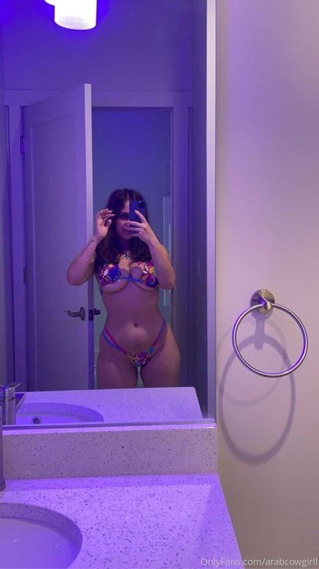 farahasteri star beautiful image