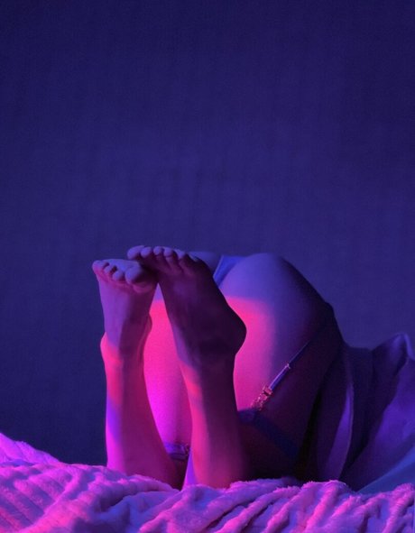 saucensta nude pornstar picture