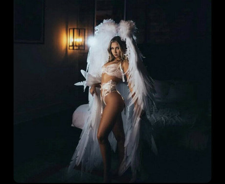 Mackenzie Lubeck model free image