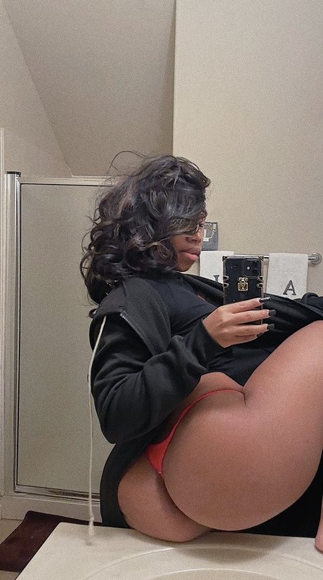 liamirandalinzy nude pornstar pic