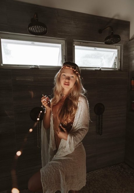 freyaannerayy perfect model pics