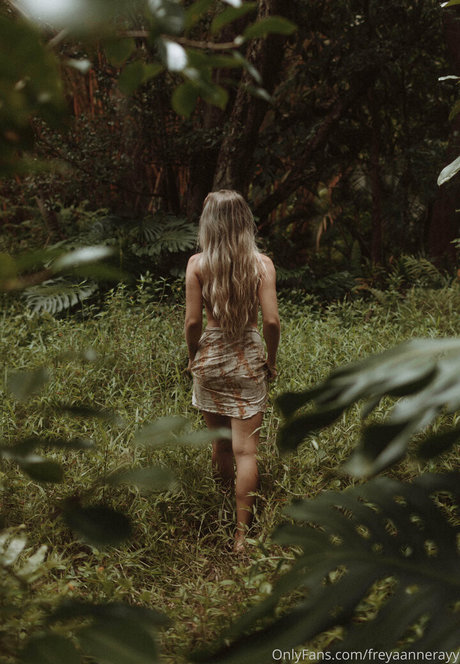 freyaannerayy model img