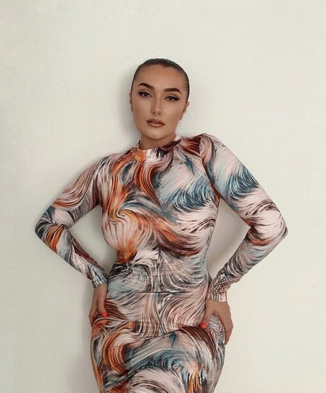 Sammie Warren hot model photos