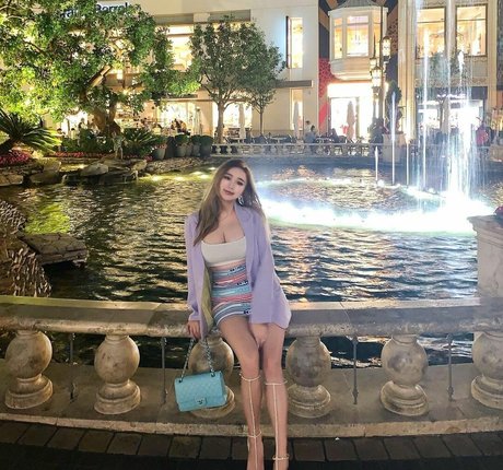 Rebecca Liu porn model pictures