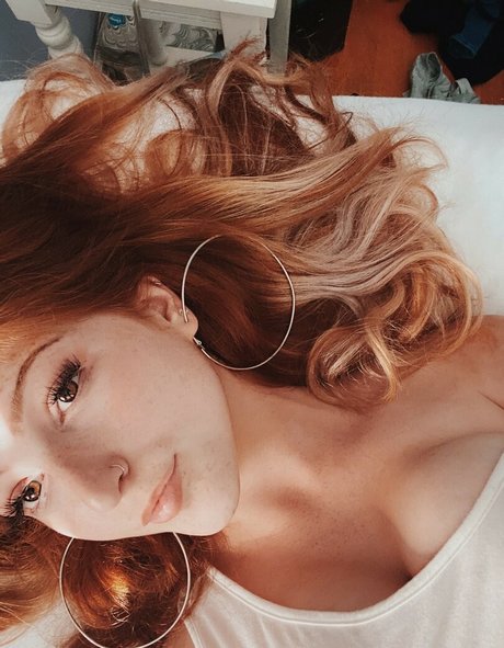 emilyyfiore pornstar xxx pics