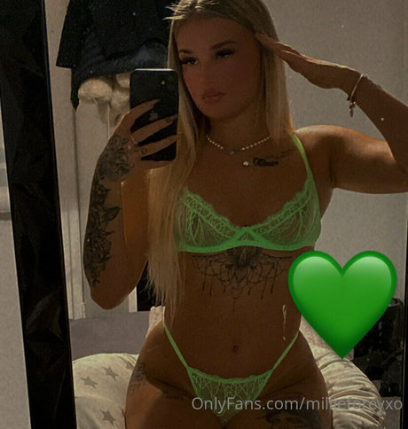 millieforeyxo model erotic picture