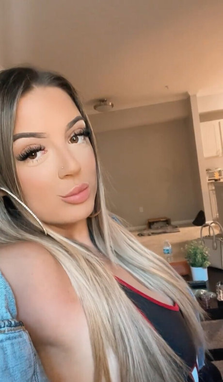 Rachel S model pretty pic