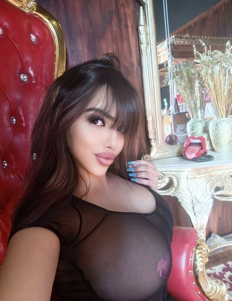 Atlanna pretty model pics