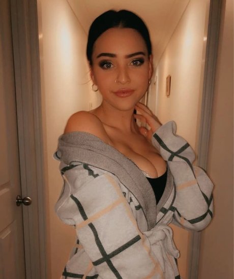 Elouise star nude pic