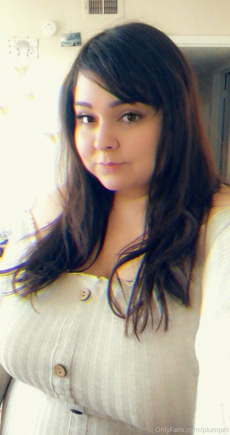 chubby latina teen onlyfans sexy naked picture