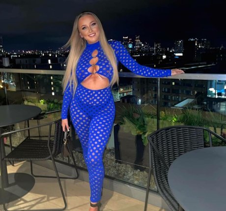 Olivia Robertson pornstar image