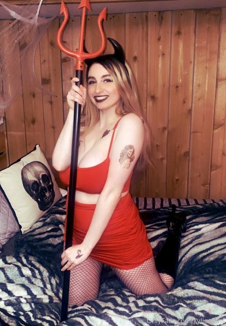 kylieefans model nice image