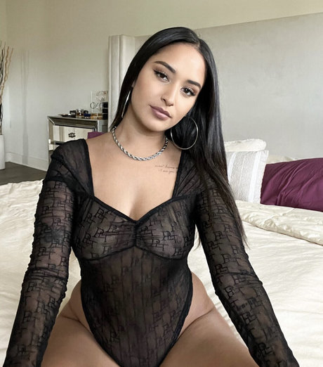 Kassandra Lee star sexy picture