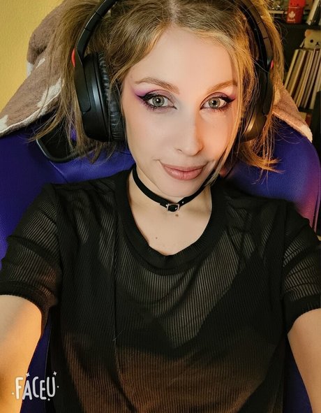 Chio Uyuni star pornographic picture