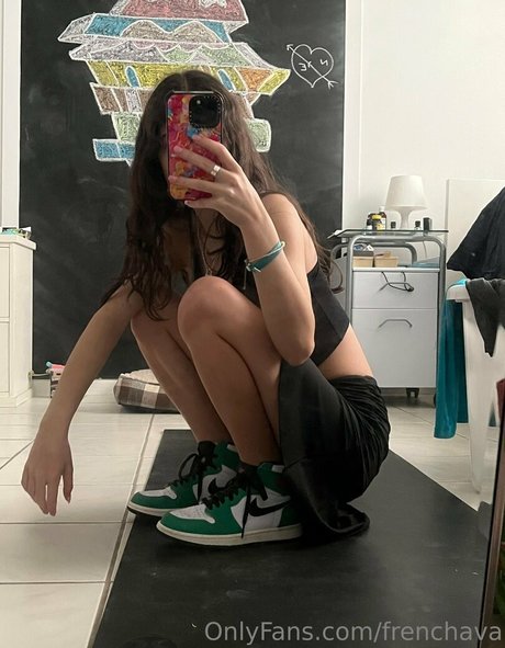 Frenchava star art photos