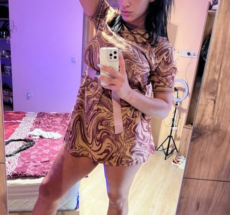 Giulia Daqna nude star picture