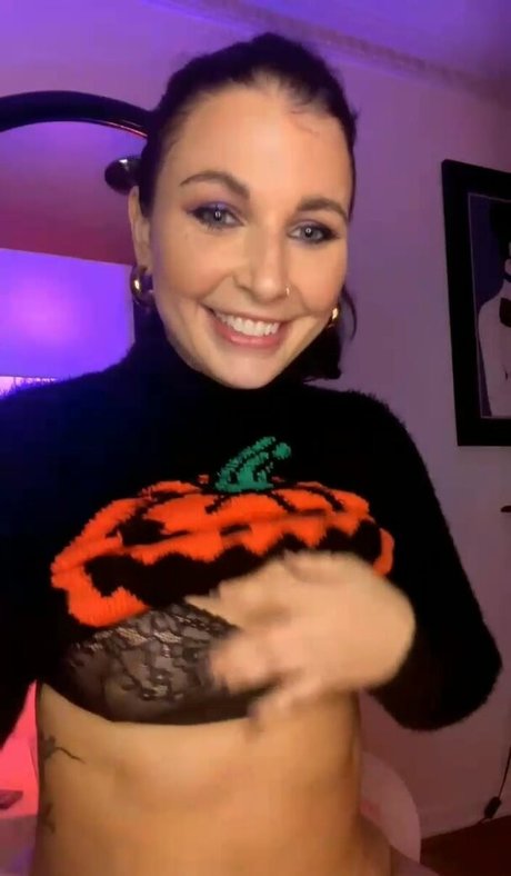 Ivy Lebelle pornstar top photo