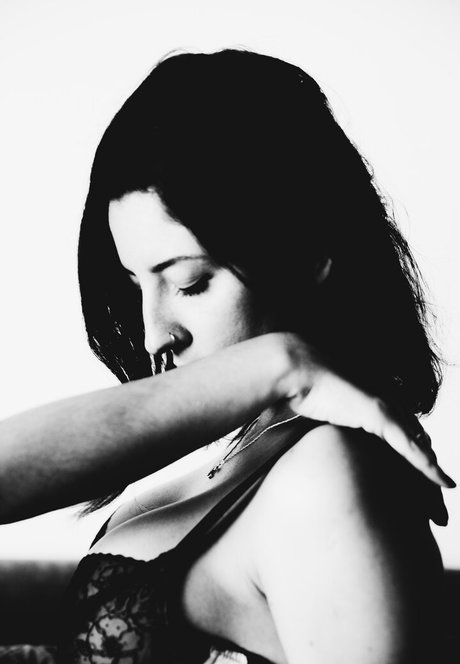 Cuchi laino model erotic image