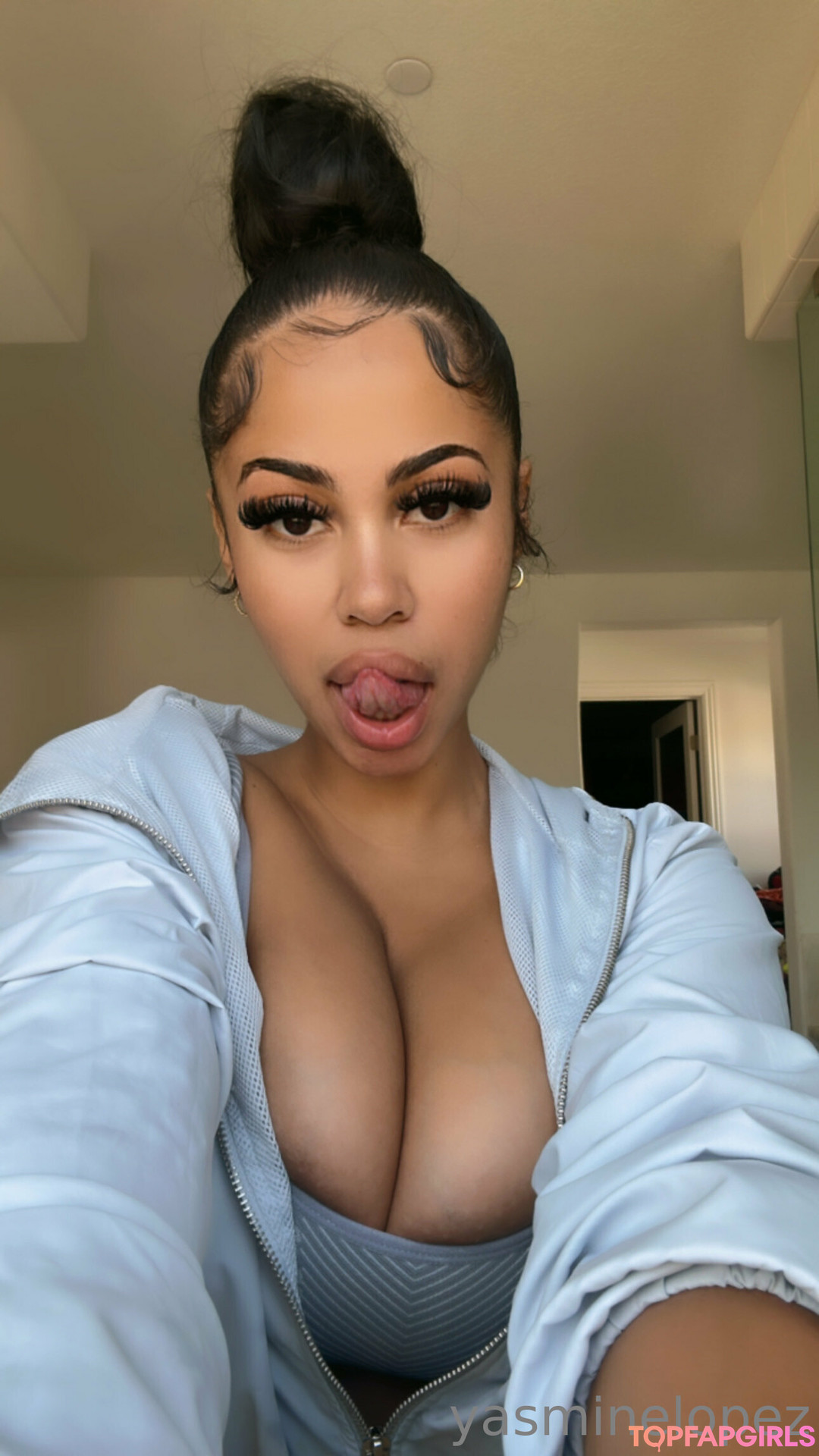 Yasmine Lopez hd model photo