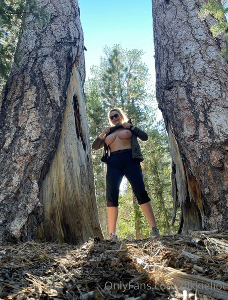 Nikki Eliot hd pornstar photo