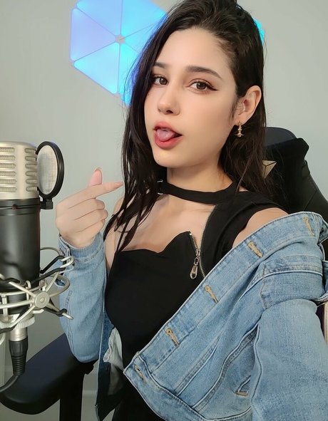 JeanWanWan star photo