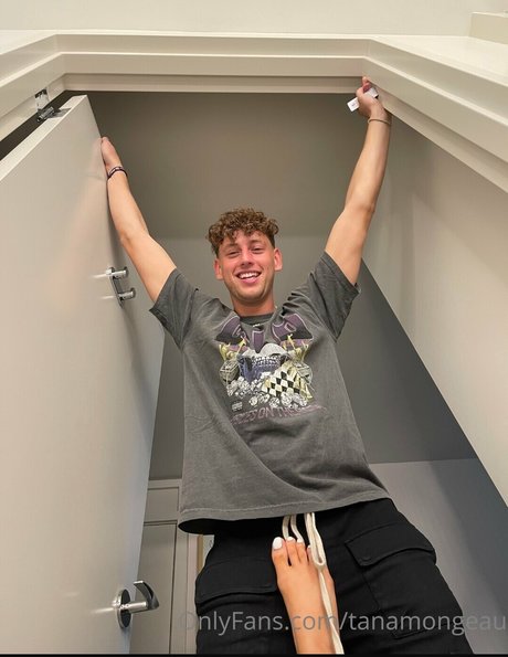 Tana Mongeau pretty model image