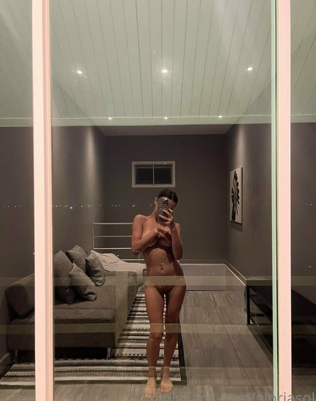 Gloria Sol star sexy img