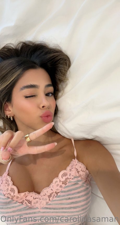 Carolina Samani star art pics