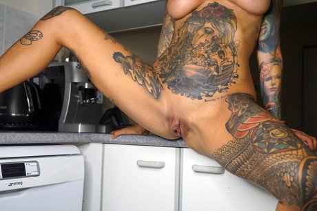 Evelyn Uncovered star beautiful archive