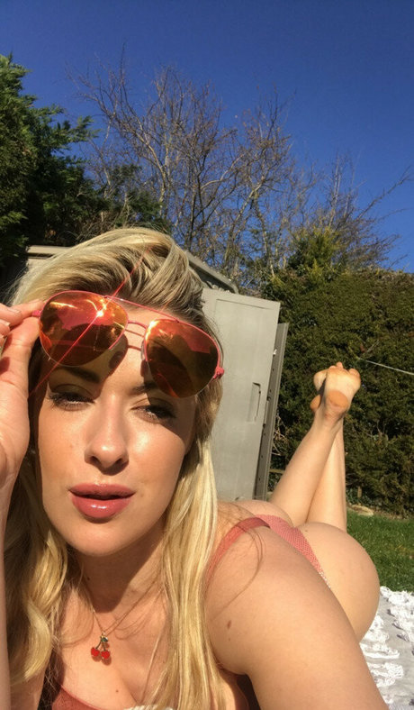 Rosa Brighid naked pornstar galleries