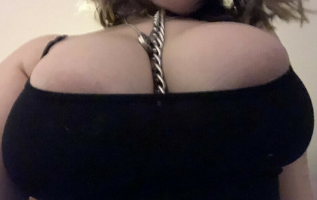 Tinyfawnn adult model pic