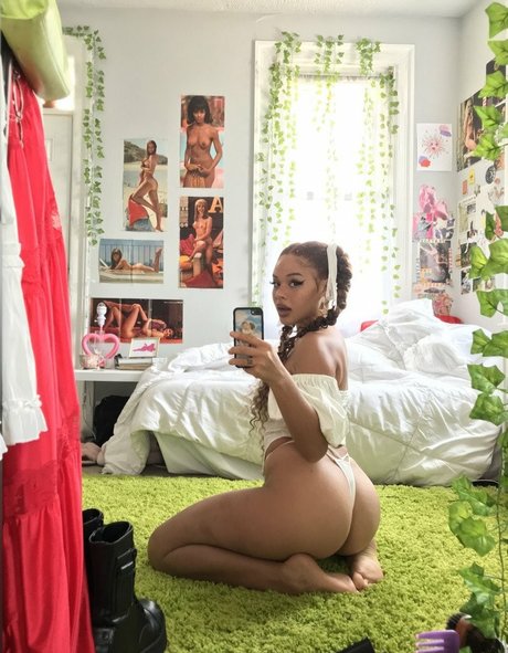 Naomij actress gallery